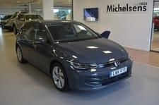 Grå Begagnad 2024 VW Golf VIII Edition Halvkombi | 329 900 kr (Lite dyr) - Bild 1/4