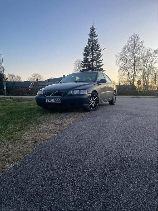Blå Begagnad 2001 Volvo S60 Sedan | 18 500 kr (Bra pris) - Bild 1/2
