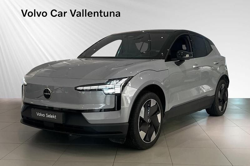 Grå Begagnad 2023 Volvo EX30 Single Motor Extended Range SUV | 329 900 kr (Bra pris) - Bild 1/3