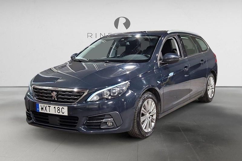 Mörkgrå Begagnad 2019 Peugeot 308 Allure Kombi | 139 900 kr (Marknadspris) - Bild 1/3