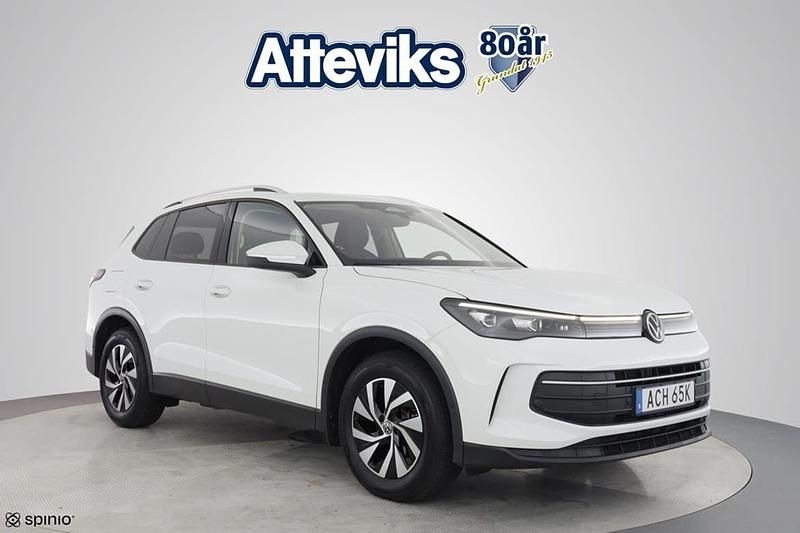 Vit Begagnad 2024 VW Tiguan Life SUV | 359 900 kr (Lite dyr) - Bild 1/4