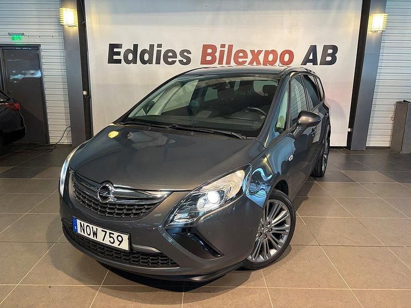 Grå (grå metallic metallic) Begagnad 2016 Opel Zafira Tourer Enjoy Minibuss | 99 900 kr (Lite dyr) - Bild 1/4