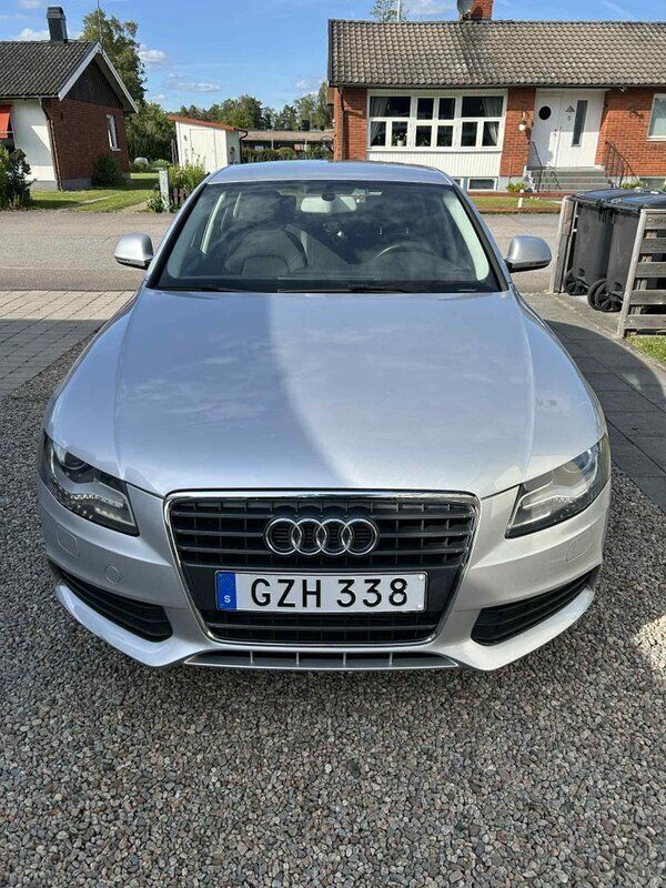 Silver Begagnad 2008 Audi A4 Sedan | 30 000 kr (Marknadspris) - Bild 1/4