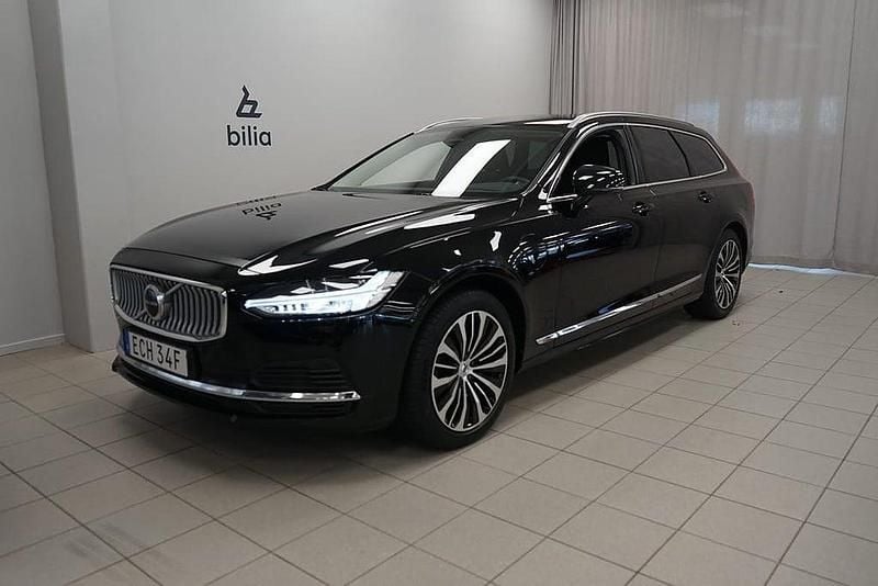 Svart Begagnad 2022 Volvo V90 Core Kombi | 369 900 kr (Marknadspris) - Bild 1/3