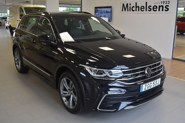 Svart Begagnad 2023 VW Tiguan R-line SUV | 419 900 kr (Dyr) - Bild 1/4