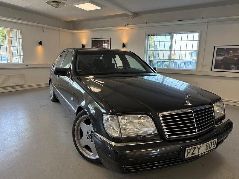 Mörkgrå Begagnad 1994 Mercedes S420 AMG Sedan | 139 000 kr - Bild 1/4