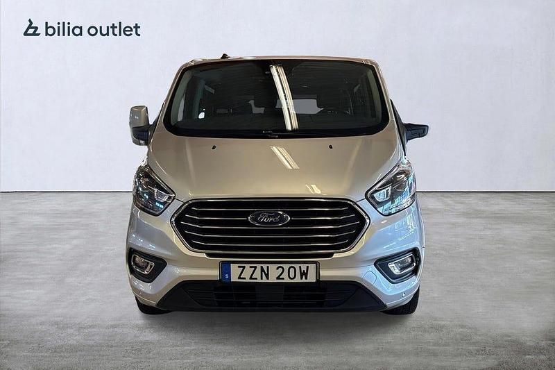 Begagnad Ford Tourneo Custom 185 HK (136 kW) 2022 Grå Van