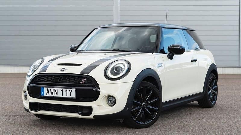 Vit Begagnad 2020 Mini Cooper S Chili Halvkombi | 229 000 kr (Marknadspris) - Bild 1/4