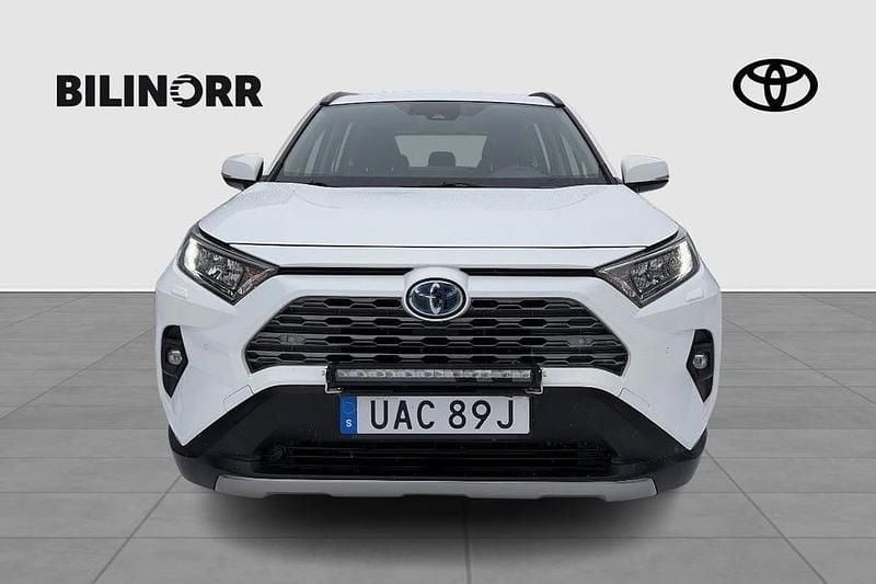 Begagnad Toyota RAV4 Hybrid Active 224 HK (164 kW) 2022 Vit SUV