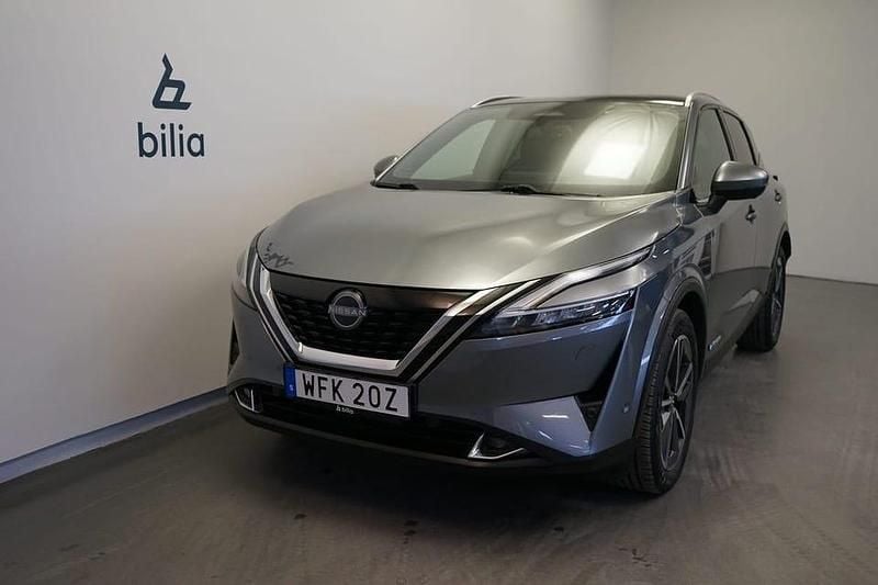 Grå Begagnad 2023 Nissan Qashqai Tekna+ SUV | 349 500 kr (Marknadspris) - Bild 1/3