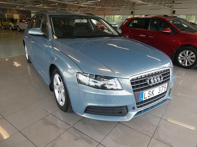 Blå Begagnad 2011 Audi A4 Kombi | 64 900 kr (Marknadspris) - Bild 1/4