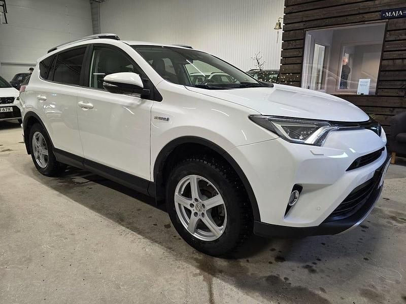 Begagnad Toyota RAV4 Hybrid Executive 197 HK (144 kW) 2018 Vit SUV