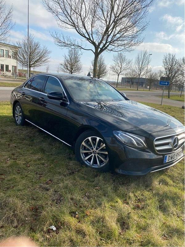 Svart Begagnad 2018 Mercedes E220 Avantgarde Sedan | 289 900 kr (Bra pris) - Bild 1/4