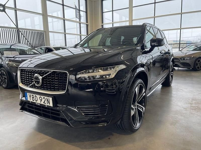 Svart Begagnad 2020 Volvo XC90 R-Design SUV | 479 900 kr (Marknadspris) - Bild 1/4