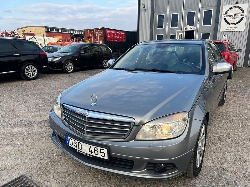 Grå Begagnad 2007 Mercedes C180 Classic Sedan | 59 900 kr (Bra pris) - Bild 1/4