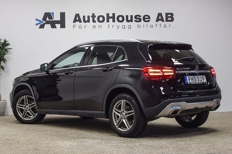 Begagnad Mercedes GLA200 Urban 156 HK (114 kW) 2018 Svart SUV