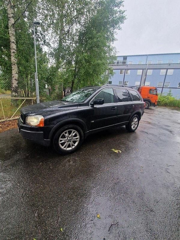 Svart Begagnad 2004 Volvo XC90 Standard SUV | 59 000 kr (Marknadspris) - Bild 1/4
