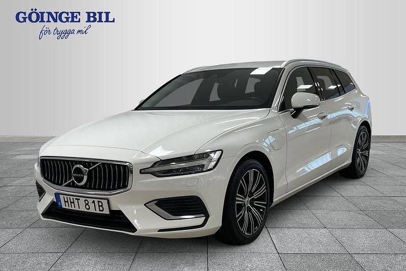 Vit Begagnad 2020 Volvo V60 Inscription Kombi | 299 000 kr (Marknadspris) - Bild 1/3