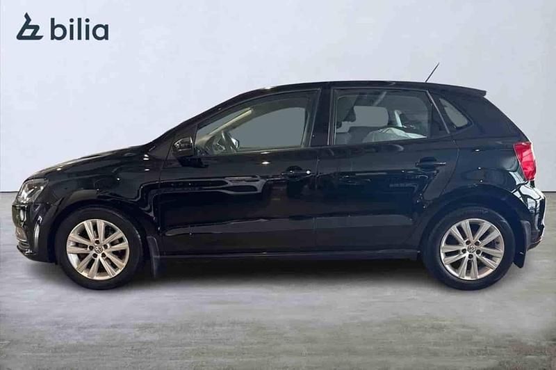 Svart Begagnad 2015 VW Polo Halvkombi | 129 900 kr (Marknadspris) - Bild 1/1