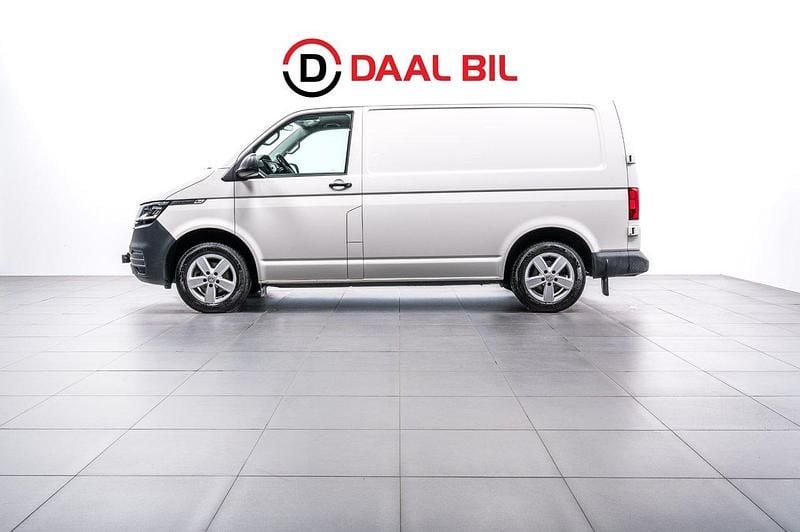 Vit Begagnad 2022 VW T6.1 Van | 309 700 kr (Superpris) - Bild 1/4
