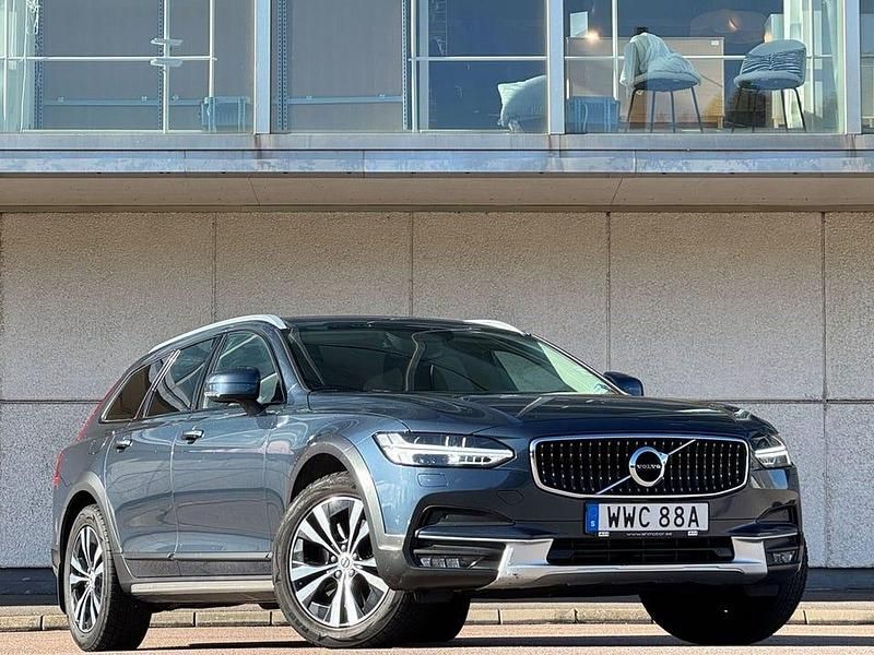 Mörkblå (blå) Begagnad 2020 Volvo V90 CC Kombi | 319 900 kr (Bra pris) - Bild 1/4