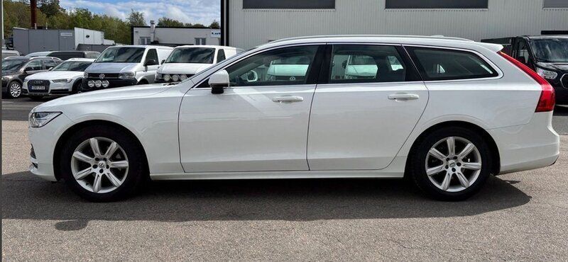Begagnad 2020 Volvo V90 Momentum Kombi | 134 000 kr - Bild 1/1