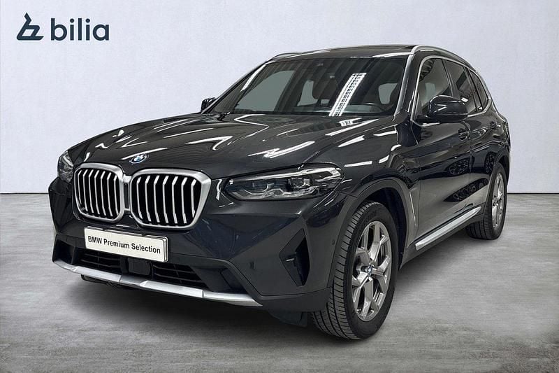 Grå Begagnad 2022 BMW X3 SUV | 459 900 kr (Marknadspris) - Bild 1/4