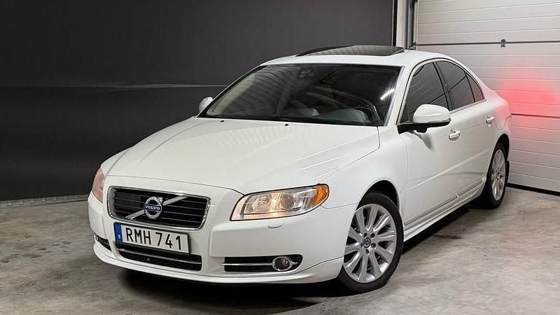 Vit Begagnad 2012 Volvo S80 Summum Sedan | 110 800 kr (Dyr) - Bild 1/4