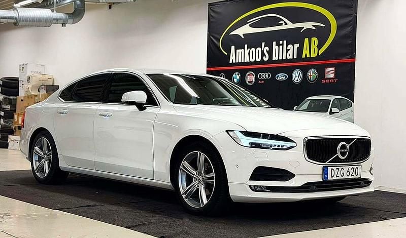 Vit Begagnad 2018 Volvo S90 Momentum Sedan | 194 900 kr (Marknadspris) - Bild 1/4