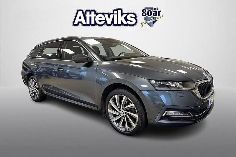 Grå Begagnad 2020 Skoda Octavia Style Kombi | 234 900 kr (Marknadspris) - Bild 1/4