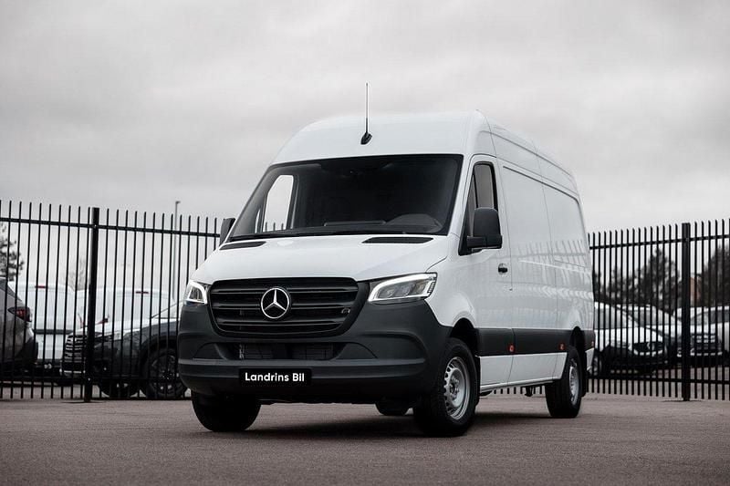 Vit Ny 2025 Mercedes Sprinter Van | 673 750 kr (Marknadspris) - Bild 1/4