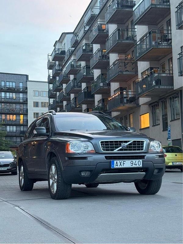 Grå Begagnad 2007 Volvo XC90 Summum SUV | 93 000 kr (Lite dyr) - Bild 1/1