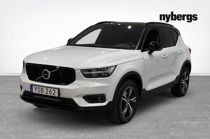 Vit Begagnad 2018 Volvo XC40 R-Design SUV | 314 900 kr (Lite dyr) - Bild 1/4