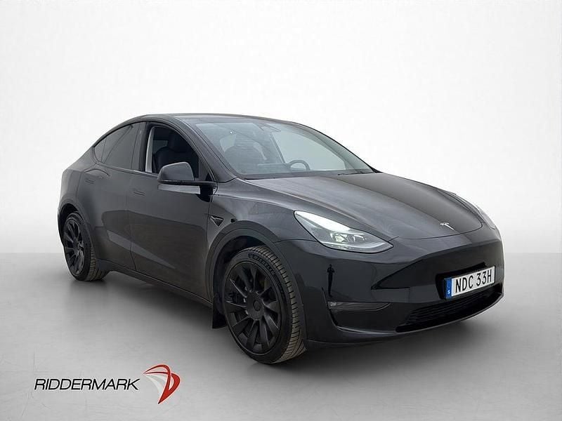 Begagnad Tesla Model Y Long Range AWD 378 kW (514 HK) 2023 Svart SUV