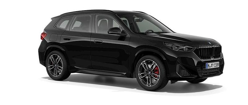 Svart Ny 2025 BMW X1 Comfort Edition SUV | 529 700 kr - Bild 1/3