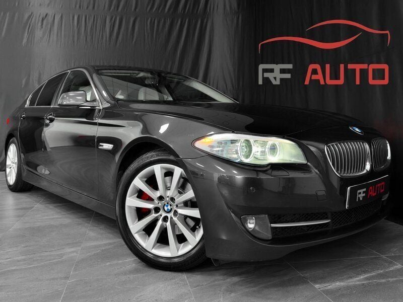 Grå Begagnad 2012 BMW 520 Sedan | 149 900 kr (Lite dyr) - Bild 1/4