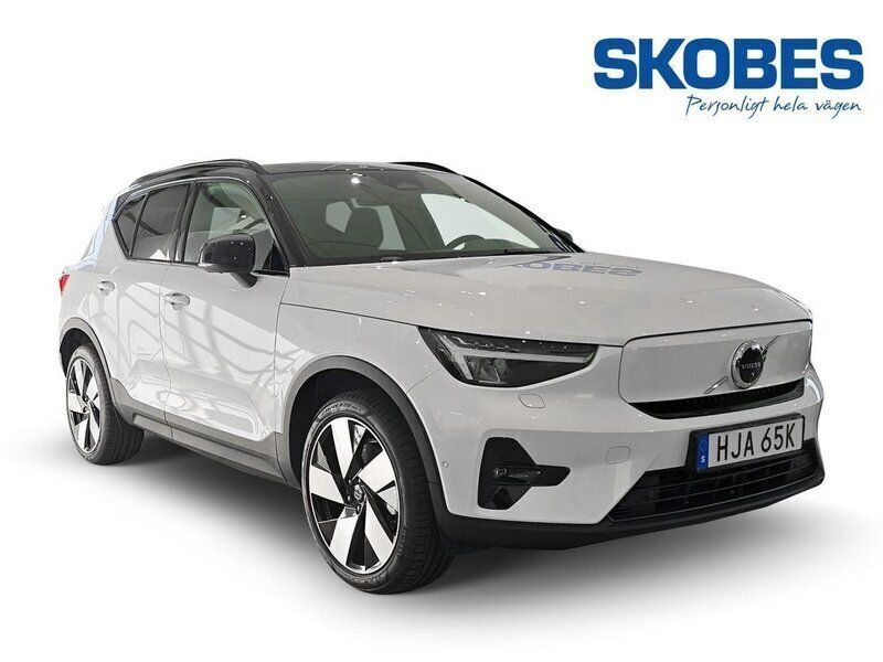 Vit Ny 2025 Volvo EX40 Plus SUV | 609 900 kr (Lite dyr) - Bild 1/3
