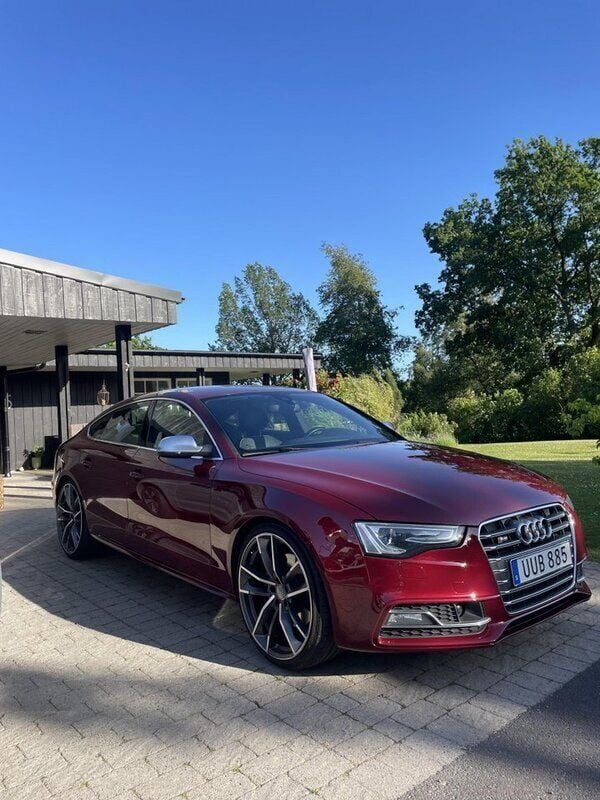 Röd Begagnad 2013 Audi S5 Sportback Exclusive Halvkombi | 298 000 kr - Bild 1/4