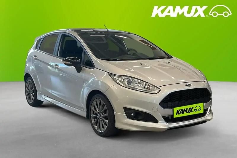 Silver/grå Begagnad 2017 Ford Fiesta ST-Line Halvkombi | 104 900 kr (Marknadspris) - Bild 1/4