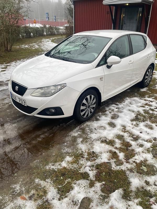 Begagnad Seat Ibiza 105 HK (77 kW) 2012