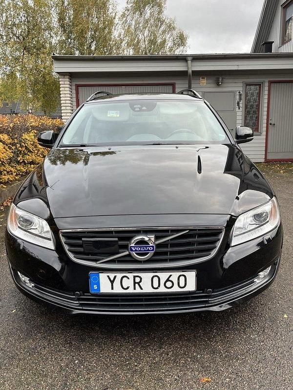 Svart Begagnad 2016 Volvo V70 Standard Kombi | 152 000 kr (Marknadspris) - Bild 1/4