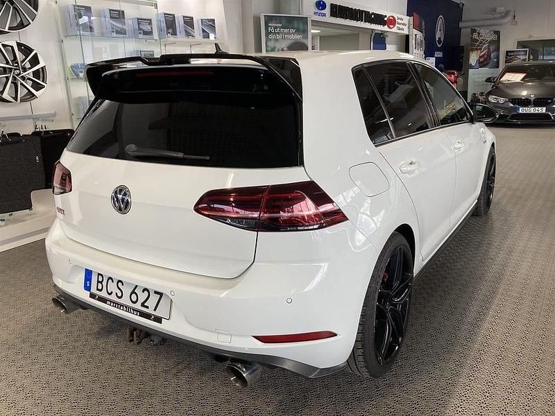 Begagnad VW Golf VII GTI 245 HK (180 kW) 2017 Vit Halvkombi