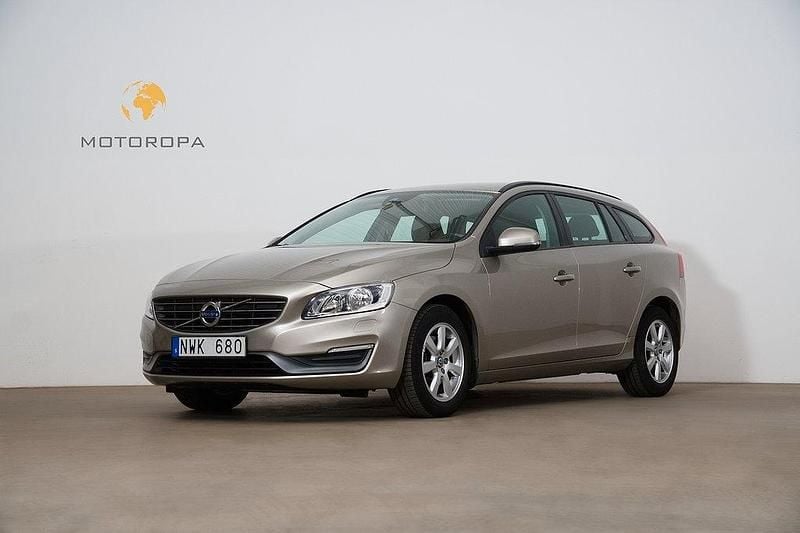 Ljusbrun Begagnad 2013 Volvo V60 Kombi | 179 000 kr (Lite dyr) - Bild 1/4