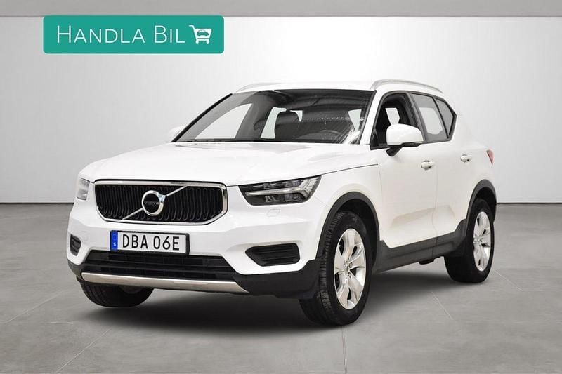 Vit Begagnad 2021 Volvo XC40 Momentum SUV | 254 700 kr (Marknadspris) - Bild 1/4