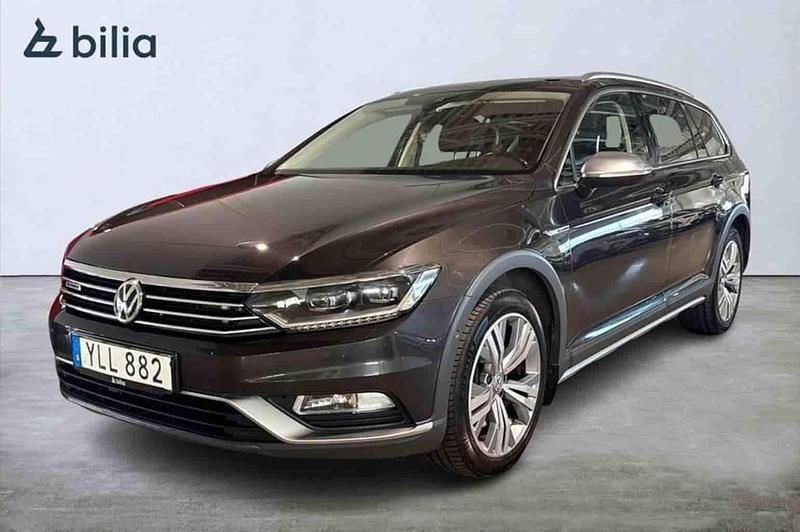 Grå Begagnad 2018 VW Passat Alltrack Kombi | 219 000 kr (Marknadspris) - Bild 1/1