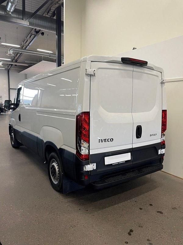 Ny Iveco Daily 136 HK (100 kW) 2025 Vit Van