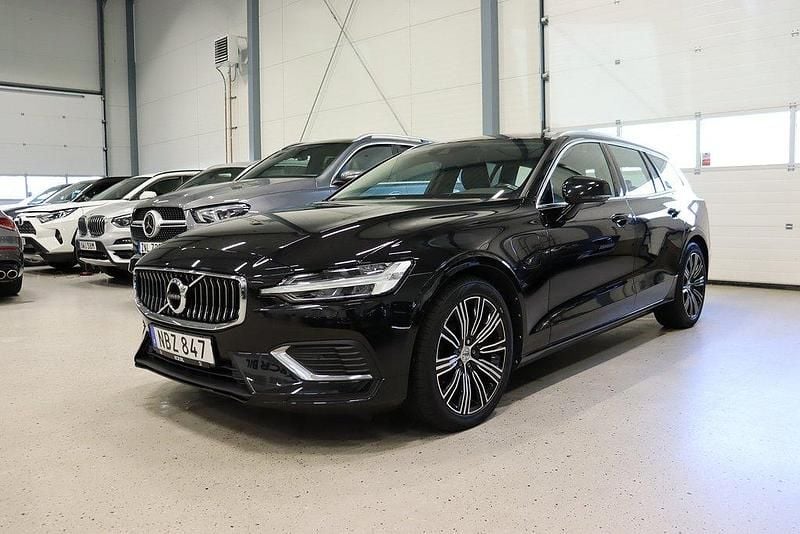 Svart Begagnad 2020 Volvo V60 Inscription Kombi | 309 800 kr (Bra pris) - Bild 1/4