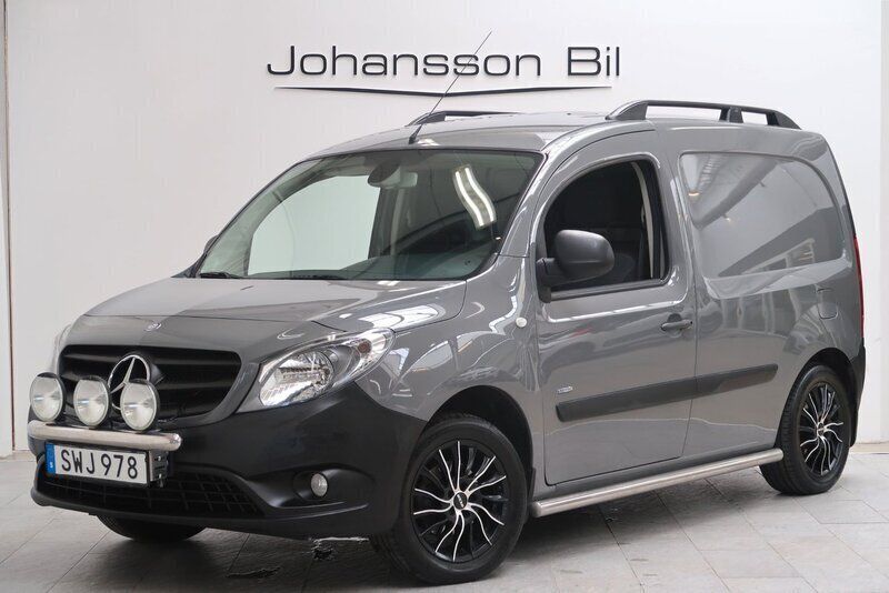 Mörkgrå (grå) Begagnad 2017 Mercedes Citan 109 Van | 89 900 kr (Lite dyr) - Bild 1/4
