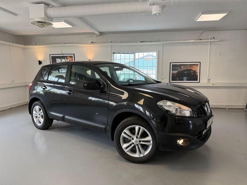 Svart Begagnad 2010 Nissan Qashqai SUV | 49 000 kr (Dyr) - Bild 1/4
