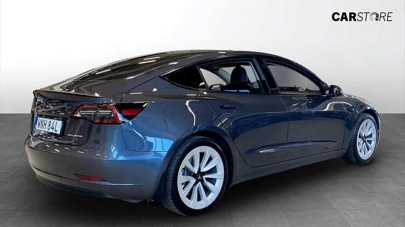 Begagnad Tesla Model 3 Long Range AWD 366 kW (498 HK) 2023 Grå Sedan